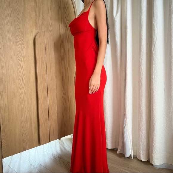 Chloe Gown in Fiery red - Picture 3 of 6